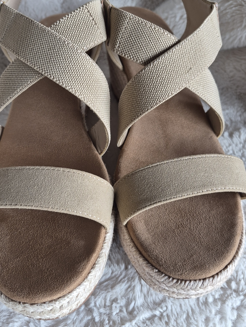 Wedge Criss Cross Stretch Low Sandals Womens Sz 10W Neutral Tan Minimalist - Picture 4 of 8